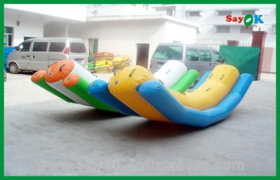 China Juguetes de agua inflables grandes y divertidos Juguetes de agua de iceberg inflables Seesaw Rocker Juguetes de piscina inflables en venta