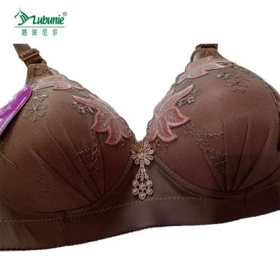 China LUBUNIE Three Hook-and-eye Yarn Antibacterial Thin Free Plain Dyed Seamless Bra For Women for sale