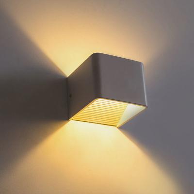 China Modern Hot Sale Simplicity Square Staircase Balcony Wall Lamp Indoor Wall Lamp for sale