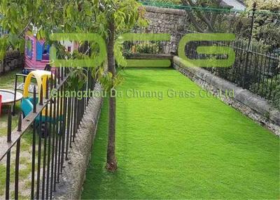 China Realistic Looking Artificial Grass Garden Gauge 3/8 Inch For Pet Area for sale