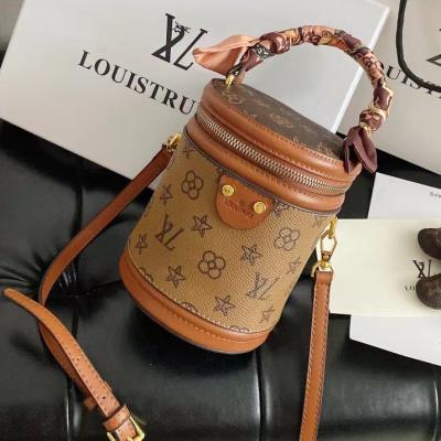 China High qualityPvc Motion Detection Transparent Lady Womens Bucket Bag With Shoulder Strap for sale