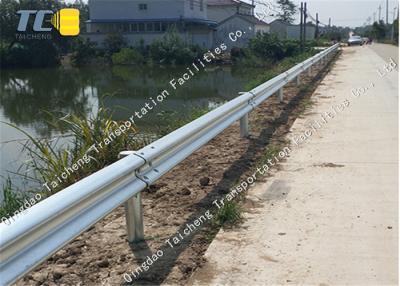 China Venta caliente barrera de protección curva de acero galvanizado W Beam Barreras de choque de carreteras en venta