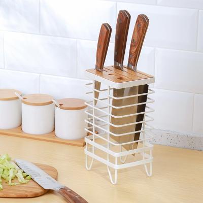 China Sustainable High Quality Metal Wire Knife Block Holder Kitchne Knife Rack Storage Stand with Wood Board for sale