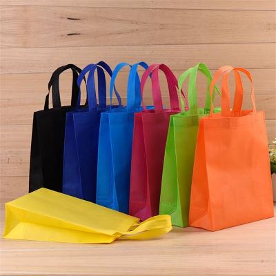 China Eco-friendly factory custom reusable large capacity pp non woven bag shopping carry bag foldable shopping bag gift bag for sale