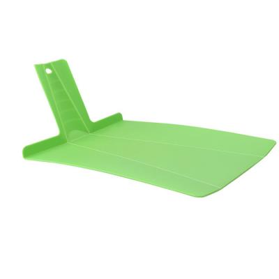 China Sustainable Foldable Cutting Boards Safe Easy Grips Dishwasher Handle Plastic Chopper Kitchen Prep Mat for sale