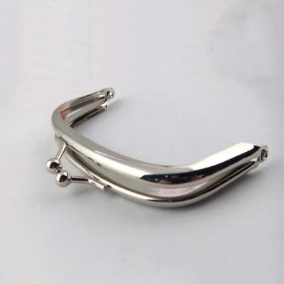 China Metal Purse Frame 9.6*5.3cm Kiss Sock Metal Purse Frame Sight Metal Purse Closure for sale