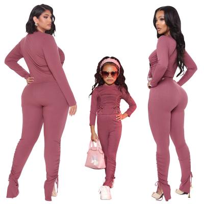 China Fall 2022 QUICK DRY Fashionable New Family Matching Mommy And Me Outfits Long Sleeve Pleated Ruch Sweater Pants Two Piece Set Suit for sale