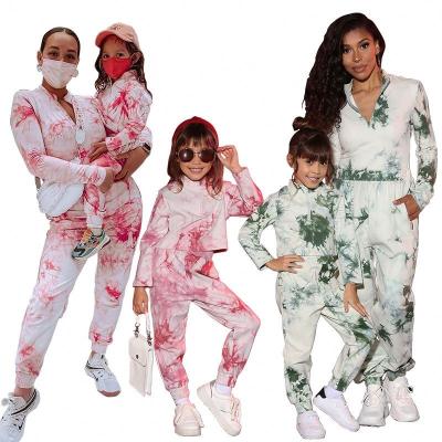 China Mommy and me clothes outfits 2021 mommy and me matching family outfits sleeve pants tie dye sweatsuit set QUICK DRY long two piece sets for sale