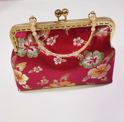 China 2021 New Coming Eco-friendly Classic Chinese Style Ladies Women Handbags With Chain for sale