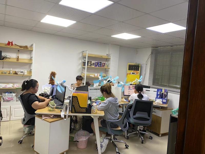 Verified China supplier - Guangzhou Banana Land Animation Technology Co., Ltd.