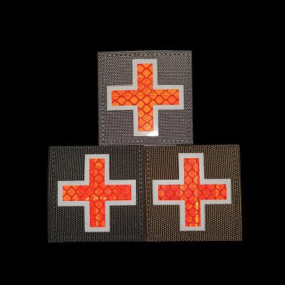 China Nickel Free Factory In Stock Chapter Reflective Medical Camouflage IR Patch Rescue Red Cross Magic Cloth Stickers Camouflage Patch for sale