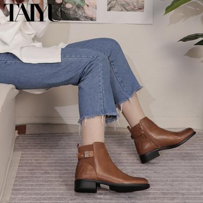 China Breathable Women's Chelsea Ankle Boots British Outdoor Boots Ankle Women Autumn Shoes Woman Winter Platform Style for sale