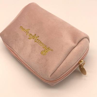 China High End Fashion Wholesale Price Fashion Gift Pink Velvet Women Make Up Cosmetic Pouch Cosmetic Bags With Zipper for sale