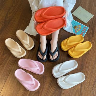 China CUSHIONING CUSHIONING 2022 New Flip Flops Fashionable Woven Pattern Slides Eva Slippers Non-Slip Beach Holiday Home Indoor Slippers One-Piece Slippers for sale