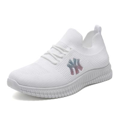 China Fashionable Women's Shoes Top Sneakers Anti-Slip Flight Woven Woven Casual Shoes for sale