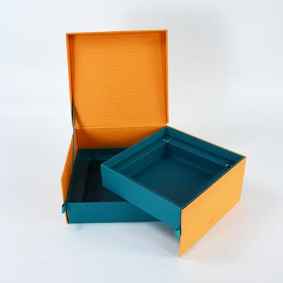 China Handmade Unique Wholesale Custom Branded Design Wedding Party Favor Gift Candy Yellow Green Deform Revolving Paper Packaging Box for sale