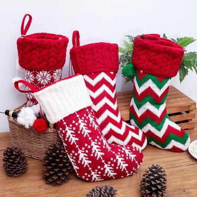 China New 2021 Fabric Christmas Home Decor Holiday Decorations Wool Knit Christmas Socks Stocking With Pom Pom Balls for sale