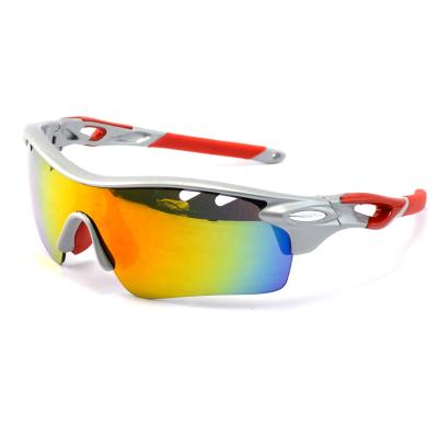 China Outdoor Cycling Men's Sports Sunglasses UV400 Sports Sunglasses Polarized Anti-Glare Fishing Sunglasses With Interchangeable Lenses for sale