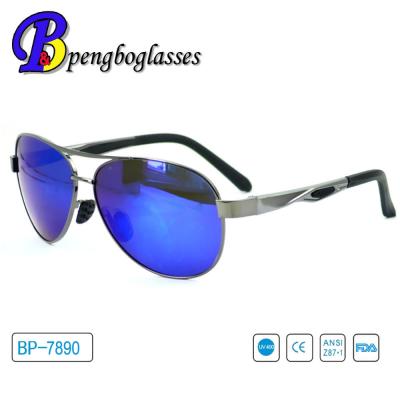 China Fashion Trendy UV400 Sunglasses Polarized Lens Scratch Resistant Pilot Sunglasses for sale