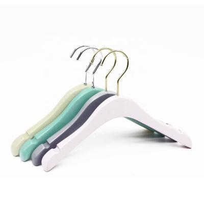 China Various Garment Colors Clothing Retails Wooden Hangers For Clothes , OEM Wholesale Kids Wooden Coat Hangers for sale