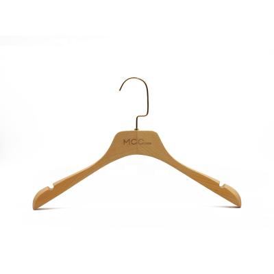 China Morden Luxury Factory Wholesale Beech Wood Wooden Hanger, New Nature Design Jackets Wooden Females Top Hanger for sale