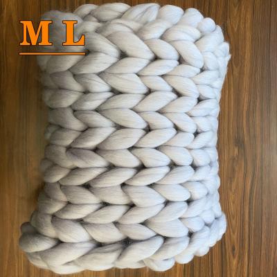 China Sustainable Hot Sale Merino Wool Chunky Yarn Blanket Hand Knitting Giant Wool Top Blanket for sale