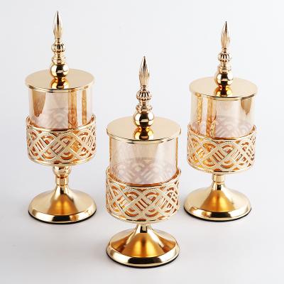 China Modern Home Decor Silver With Cover Steeple Metal Candle Holder Gold Transparent Glass Candlesticks For Candles for sale