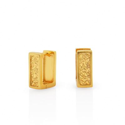 China Chris April TRENDY in stock fine jewelry 925 sterling silver gold plated square texture huggie earrings for sale