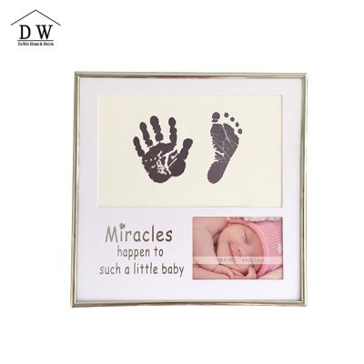 China Factory Directly Manufacture Hot Selling Baby Handprint and Footprint Baby Photo Frame for sale