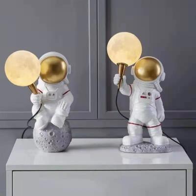 China 2020 China Creative Creative Astronaut Lamp Best Quality Modern Decoration Lamp For Sale for sale