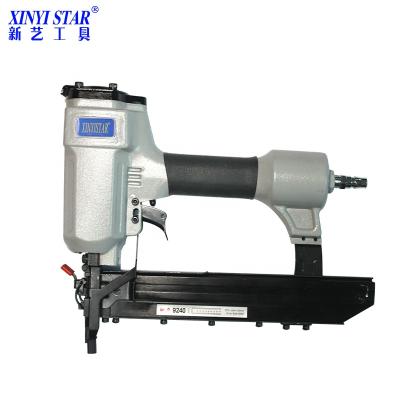 China Professional XINYI 9240 Air Stapler Air Staple Gun Pneumatic Pneumatic Stapler Air Tool 9240 for sale