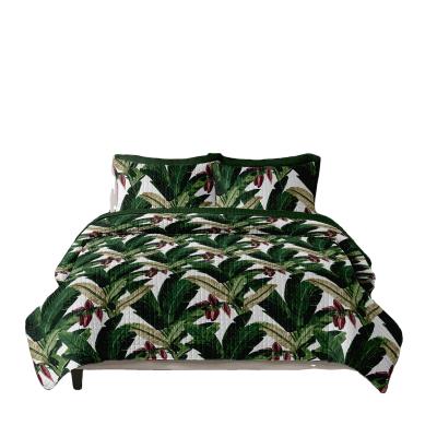 China Wholesale Tropical Banana Leaf Bedding Comforter Soft Microfiber Printed Tropical Banana Leaf Set Queen Size For Summer for sale