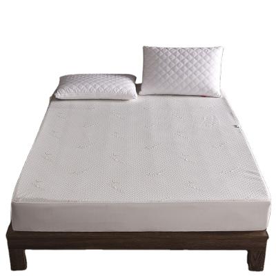 China Jacquard Mattress Protector Waterproof Breathable Hypoallergenic Waterproof Bamboo Cover for Home and Hotel for sale