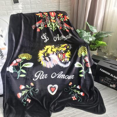 China Cheap Animal Anti-pilling Printed Stock Lot Blanket , OEM Wholesale Custom Luxury Flannel Leopard Blanket for sale