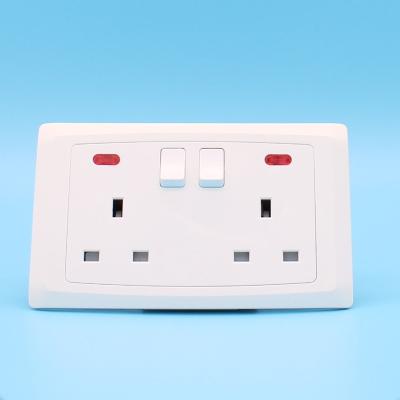 China Wall Electrical Outlets Sockets British Standard Switch Residential / Multi-Purpose CE Approval 13 Amp Electrical Switched Socket Outlet for sale