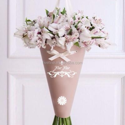 China Handmade elegant conical cardboard flower box for roses for sale