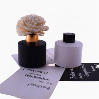 China Home Office Hotel Bedroom Wholesale 120Ml Reed Scent Diffuser Bottle Glass Reed Diffuser Empty Bottle With Lid for sale