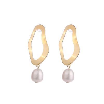 China 2023 TRENDY Hot Selling Korea Style Geometric Twisted Irregular Metal Drop Pearl Earrings For Women Girls Lady for sale