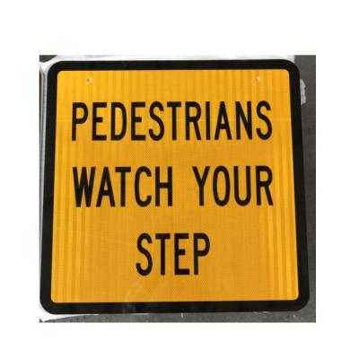 China Roadway Safety Signs Custom Road Warning Sign With Class 1 600x600mm Swing Backing Reflective Sign for sale