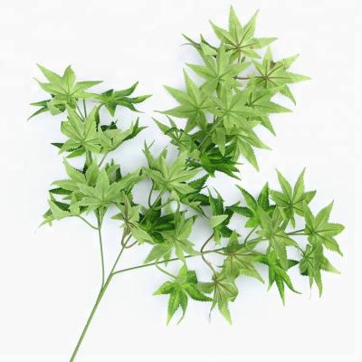 China EW-Y2030 Good Quality Eco-friendly Factory Synthetic Maple Tree Leaves Artificial Silk Green Maple Leaves For Indoor Decoration for sale