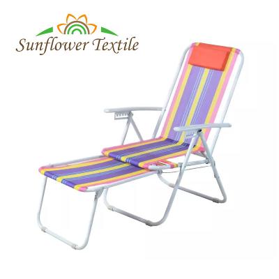 Chine la chaise de plage pliable de rayure chromatique de 160x45x56cm a plié Chaise Beach Chair en nylon à vendre