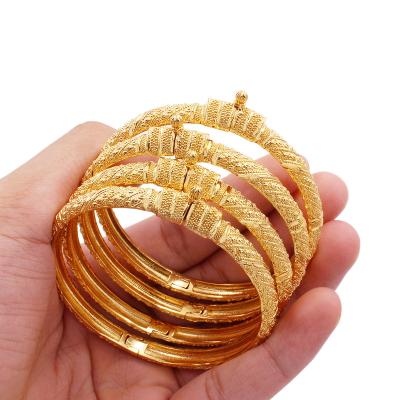 China New FASHIONABLE Luxury 18K Gold Plated Bangles For Dubai Party Bangle Jewelry Ornament Wholesale Women Jewelry Bangle Wedding Gifts for sale