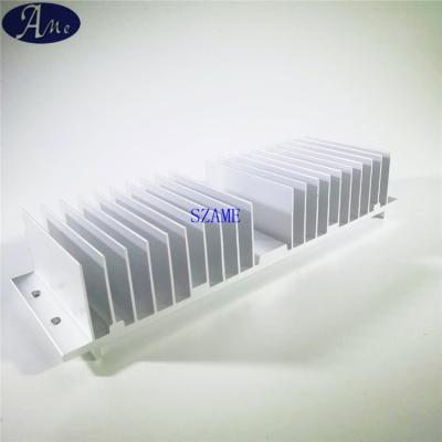 China LED HEATSINK CNC ensures flatness and straightness tolerance of +/- 0.05. à venda