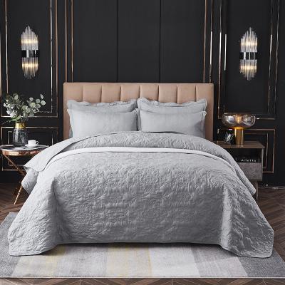 China Anti Dust Mite Sell All Season Fiber Polyester Quilts Bedding Ultra Large Bedspreads For Living Room for sale