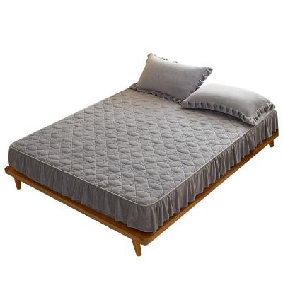 China European and American style customized quality bedding milk velvet bedspread polyester filling quilted bed skirt for sale