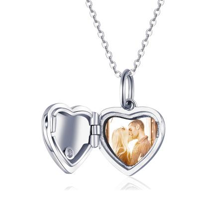 China BAMOER FASHIONABLE Unique Custom Box Photo Heart Pendant Necklace For Women Wedding Anniversary Gifts Customized Memory Jewelry BSC102 for sale