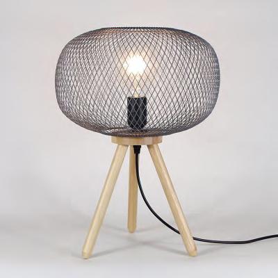 China Fashion Style Living Room Iron Modern Practical High Quality Lampshade Tripod Wooden Table Lamp for sale