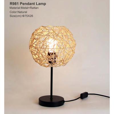 China EUROPEAN Hand Made Table Lamp With E26/27 Rattan Lampshade For Living Room for sale