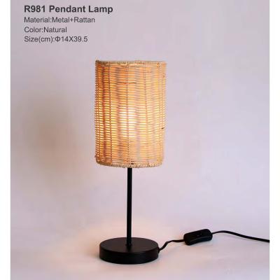 China Traditional Hot Selling Rattan Shade Table Lamp For Bedroom Decor for sale