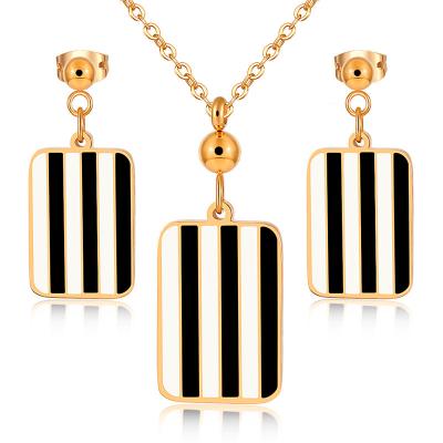 China Trendy Vintage Shell Pendant Necklace black white fashion and earrings set for women gold color clavicle stainless steel necklace necklaces for sale